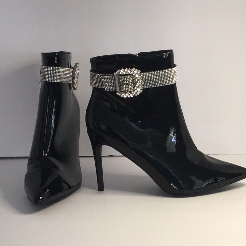 COPY - 💥💥 BURNESS 💥💥.                 PATENT LEATHER BOOTIES